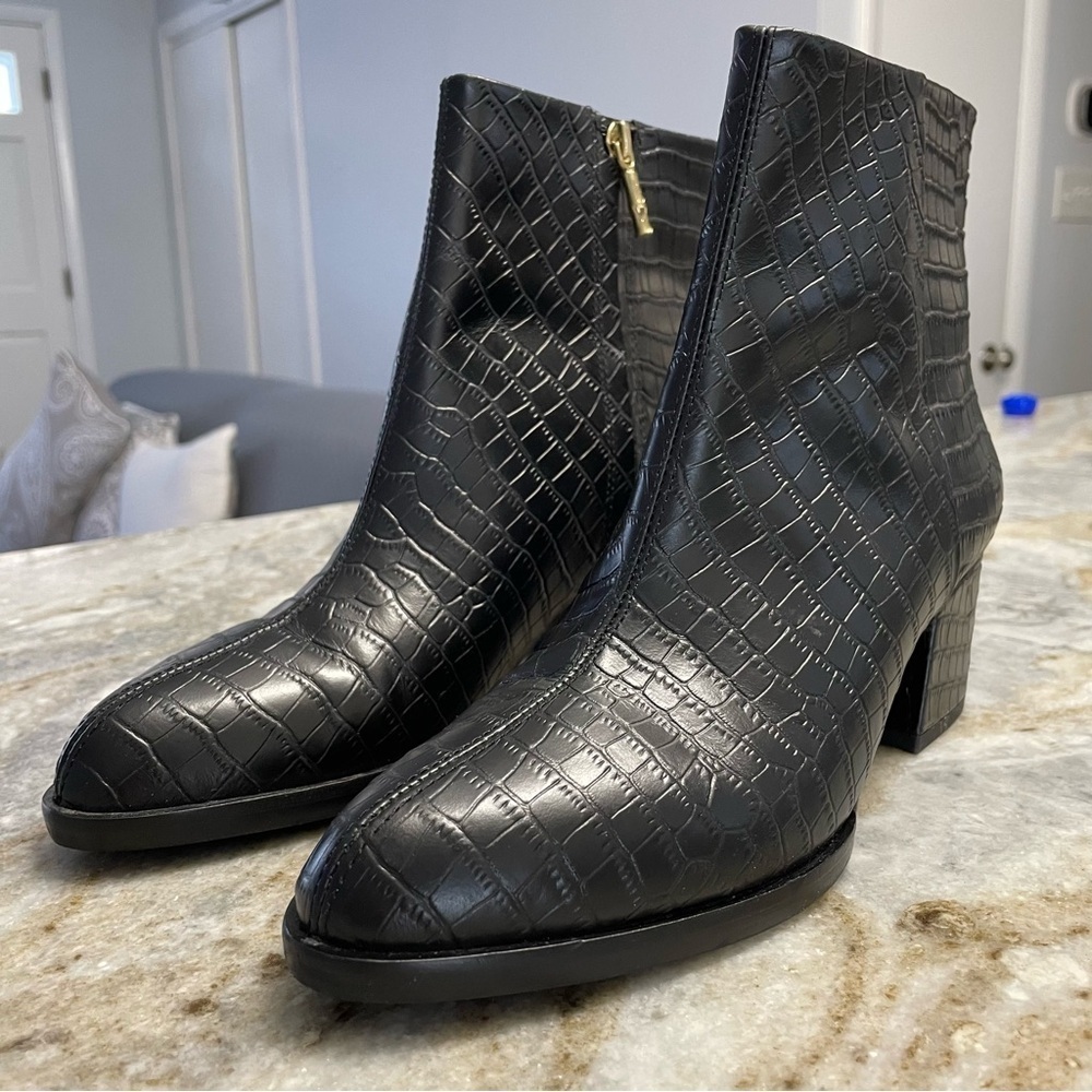 J.Mclaughlin Gwyneth Black Leather Croc-Embossed Ankle Boots Size 7.5 M